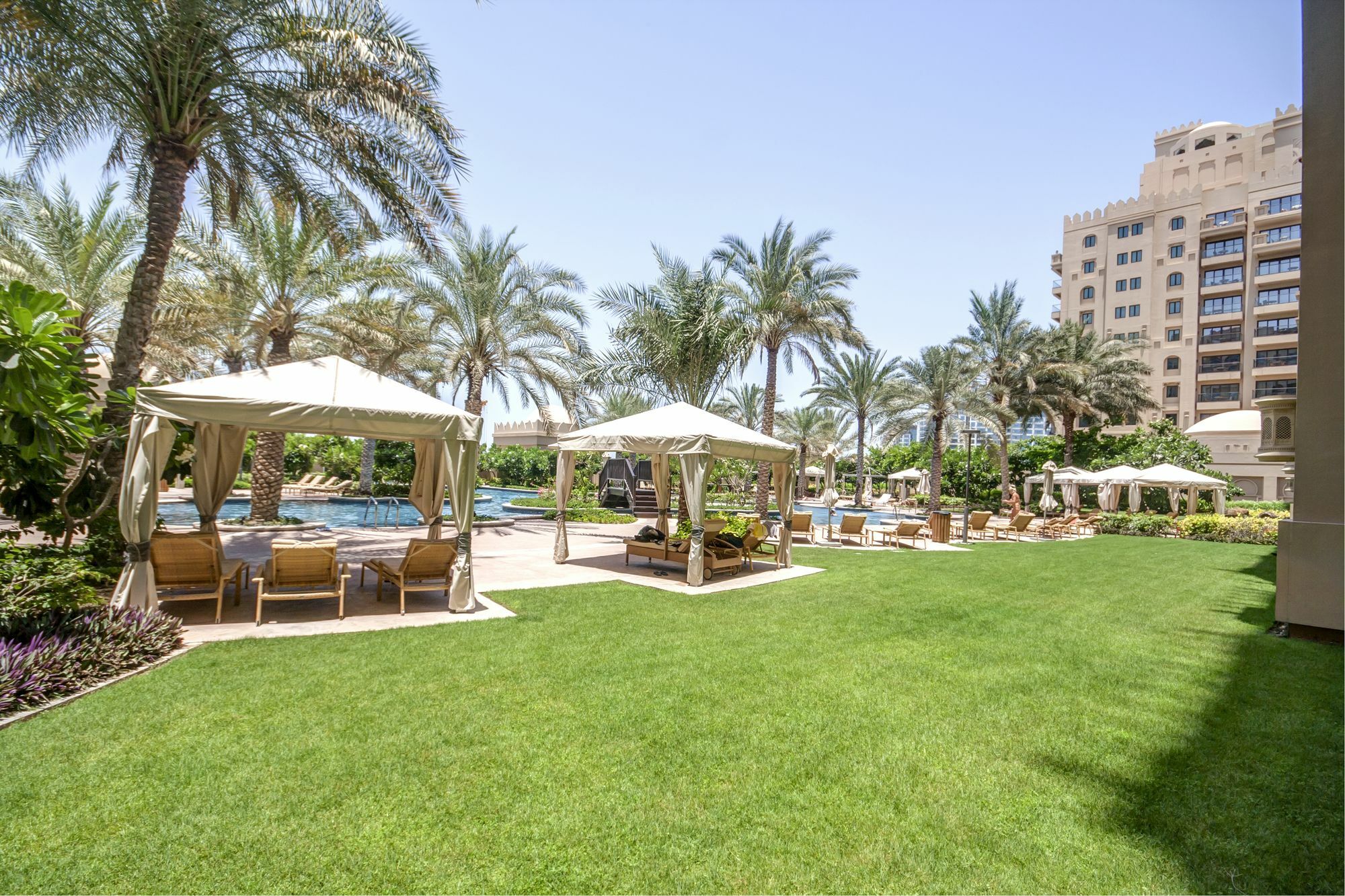Beachfront Two Bedrooms On Palm Jumeirah By Deluxe Holiday Homes Dubai Esterno foto