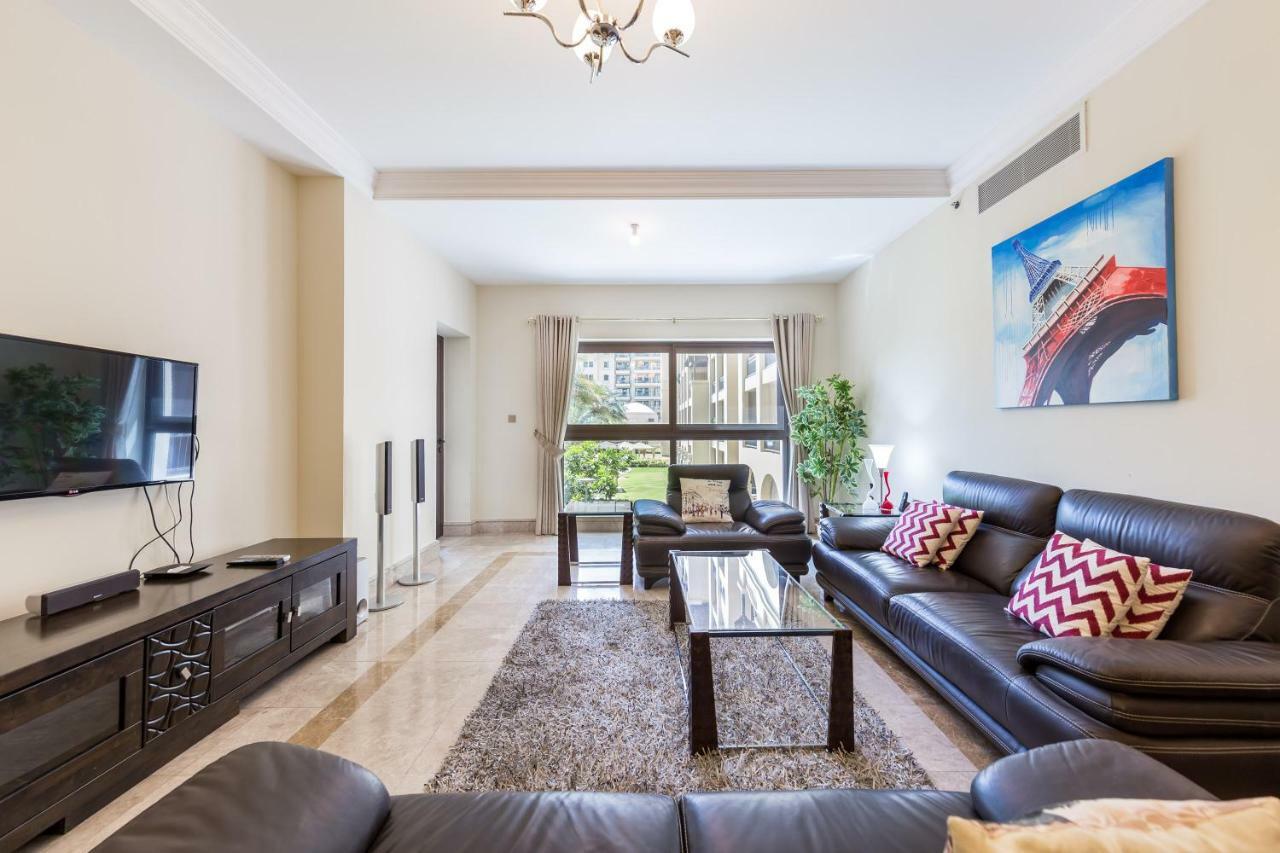 Beachfront Two Bedrooms On Palm Jumeirah By Deluxe Holiday Homes Dubai Esterno foto
