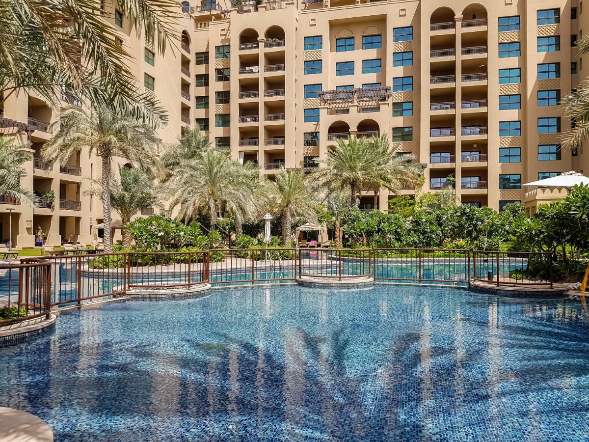 Beachfront Two Bedrooms On Palm Jumeirah By Deluxe Holiday Homes Dubai Esterno foto